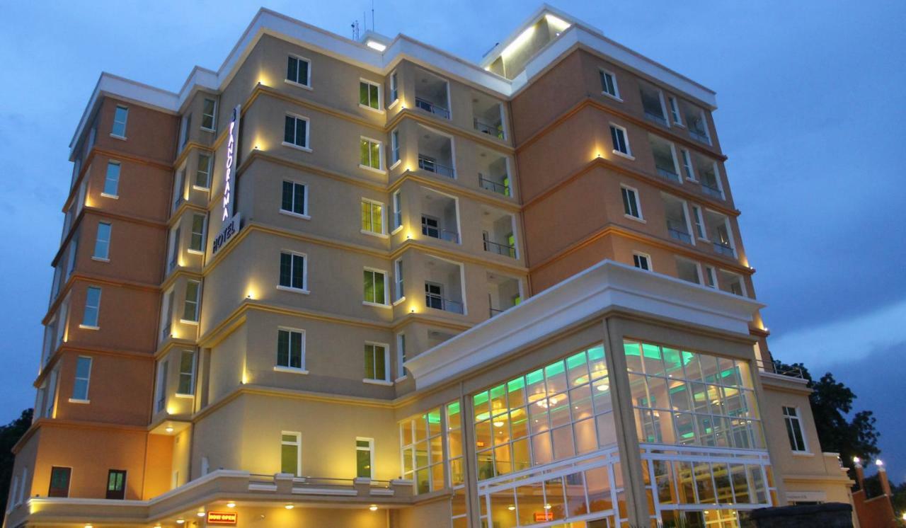 Panorama Portico Hotel, Yuba Exterior foto